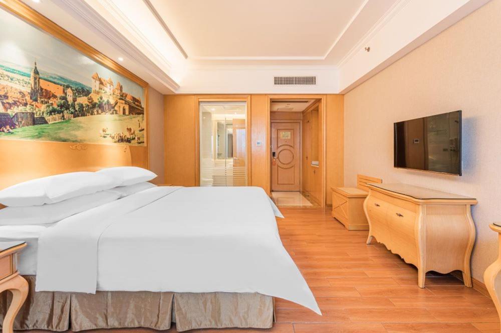 Vienna Hotel Foshan Airport Экстерьер фото