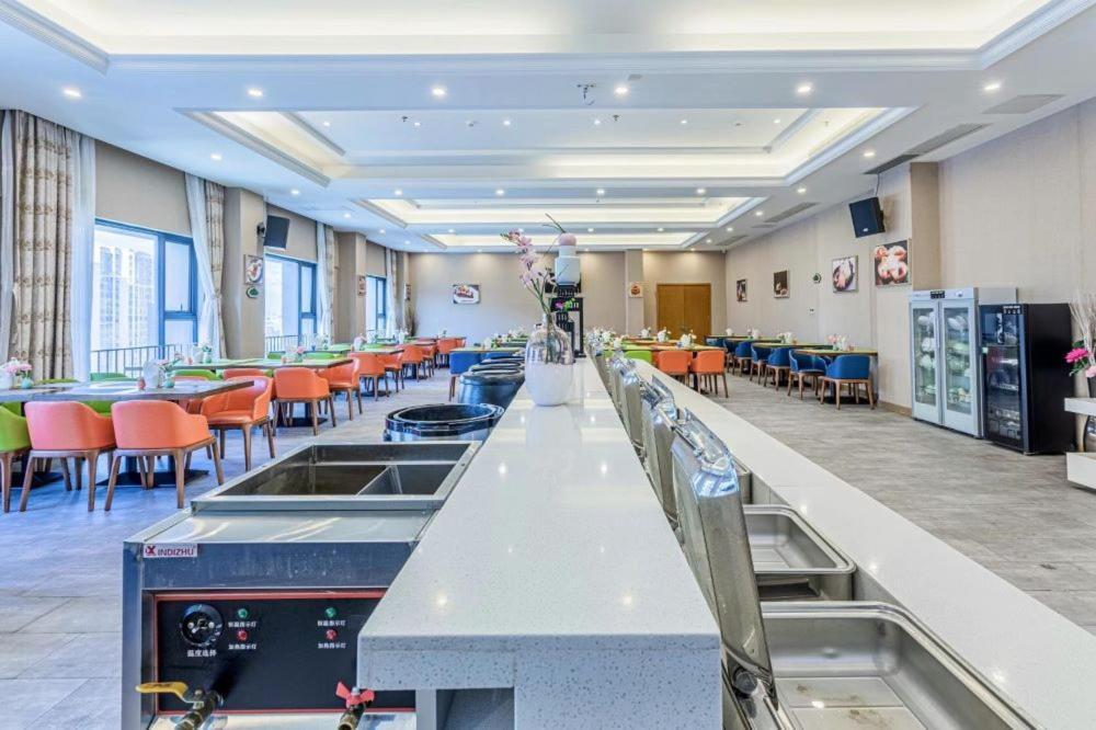 Vienna Hotel Foshan Airport Экстерьер фото