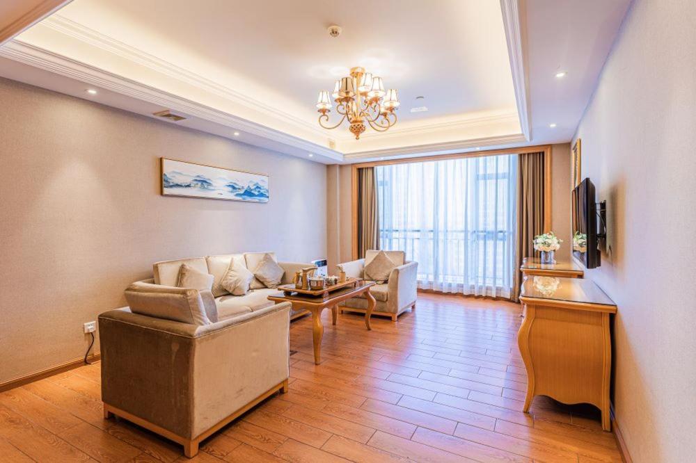 Vienna Hotel Foshan Airport Экстерьер фото