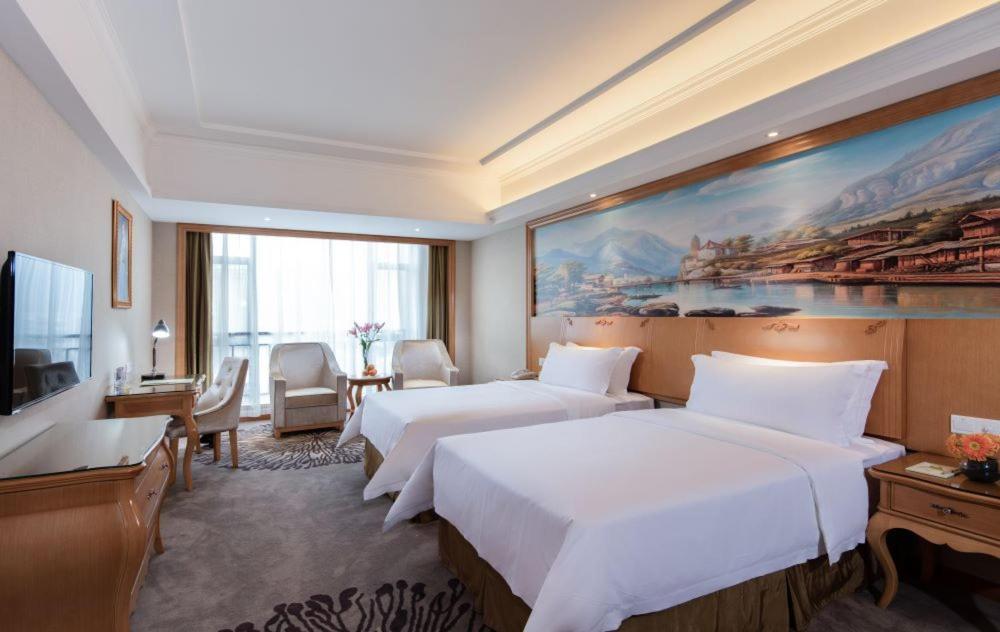 Vienna Hotel Foshan Airport Экстерьер фото
